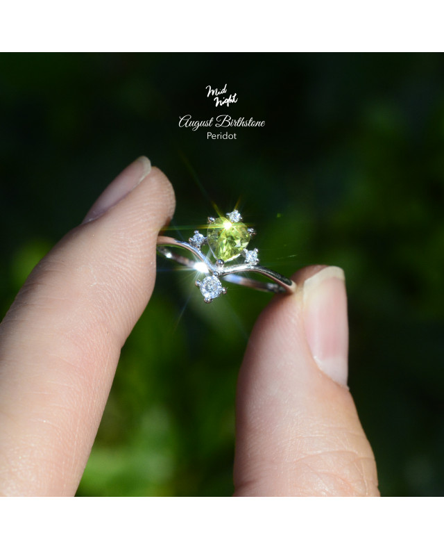 August Birthstone-Antique Heart Ring